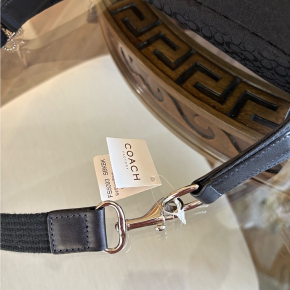 🖤🖤COACH MINI SIGNATURE BLACK ON BLACK JACQUARD FABRIC& LEATHER WAIST BAG!🖤🖤 - Picture 8 of 8